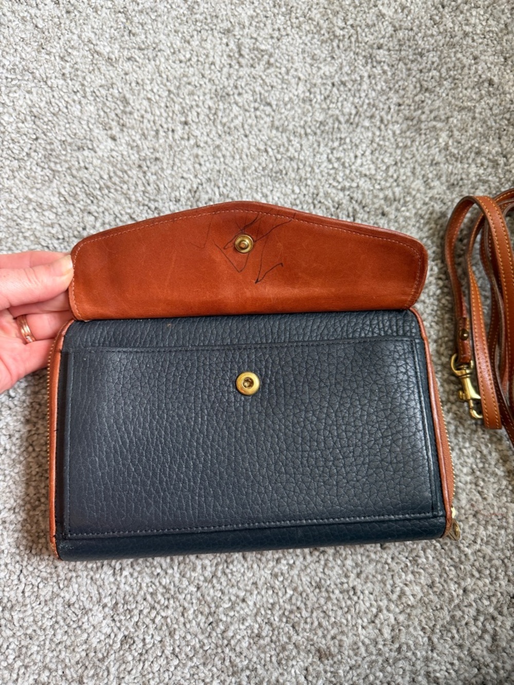 Vintage Dooney - Picture 6 of 7